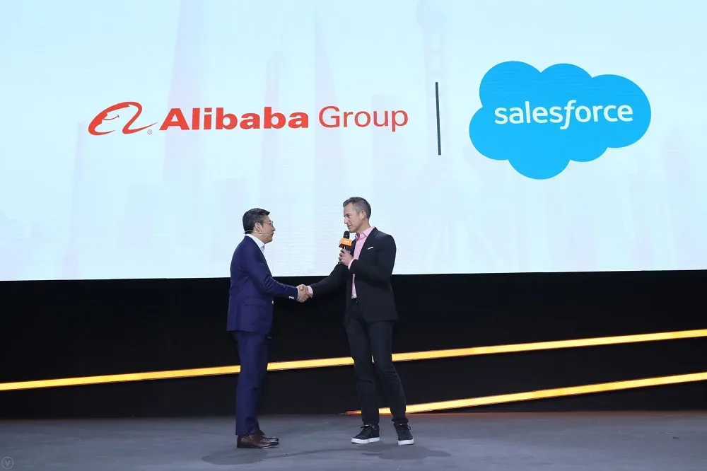 Salesforce及阿里巴巴集團達成戰略合作關係，為中國內地、台灣、香港及澳門的客戶引入更多企業級服務。圖右為Salesforce戰略合作執行副總裁Ryan Aytay。