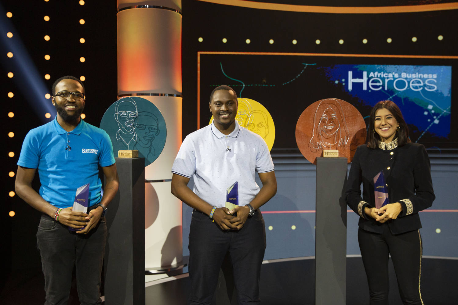 2022年度非洲創業英雄大賽經過精彩角逐，前三甲最終塵埃落定（從左：來自肯尼亞的亞軍得主Tesh Mbaabu、來自坦桑尼亞的冠軍得主Elia Timotheo、來自埃及的季軍得主Nadia Gamal El Din）